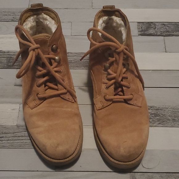 UGG Shoes - COPY - Ugg reid boots sz 7.5 usa